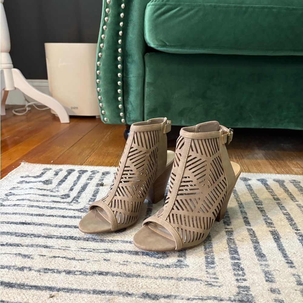 Women's Tan Peep-Toe Sandals